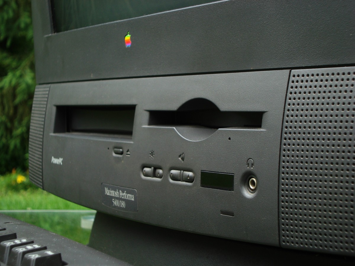 Apple Macintosh Performa 5400/180 noir/Black. Etat exceptionnel