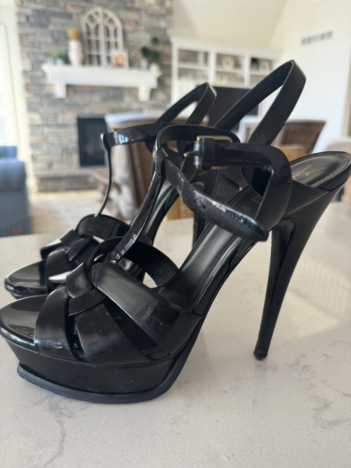 SAINT LAURENT Sandali YSL Tribute Platform 40 5 Nero Patentato