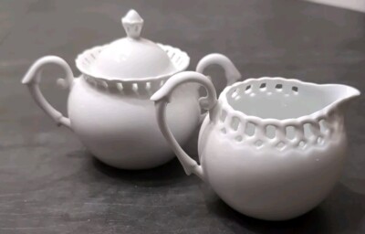 Coastline Imports Heirloom Collection Creamer and Sugar Bowl with Lid