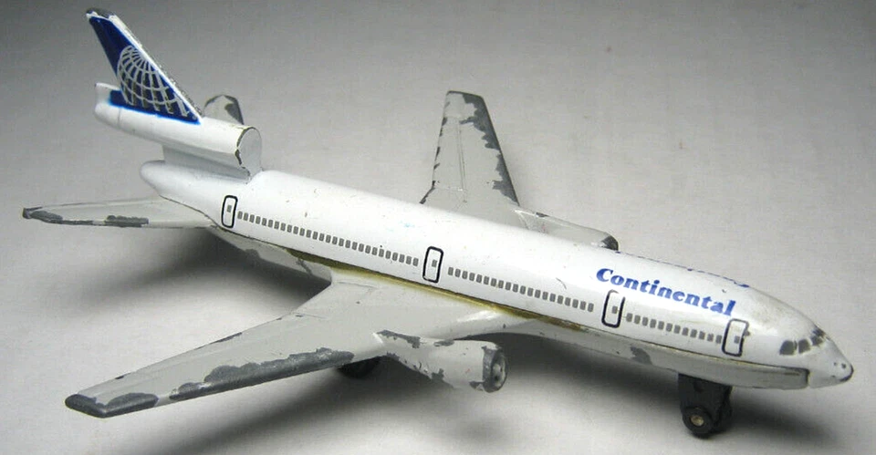 Matchbox SB13 D-10 1973 Continental Airlines avión comercial fundido a presión de 4,25" Foto 2 de 4