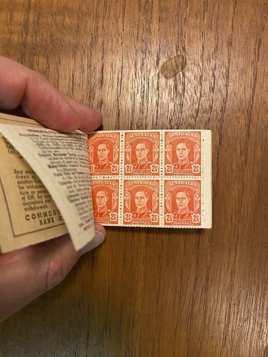 1942-49 Australia Libretto di 6 x 2 francobolli 1/2d Scarlet KGV1 inesplosi MUH - Foto 3 di 5