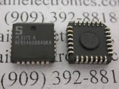   PLS173A PLCC28 Programmable   array 22 ?? USA ship #bv