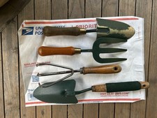 Vier UK England Gartengeräte Kelle Kultivar British