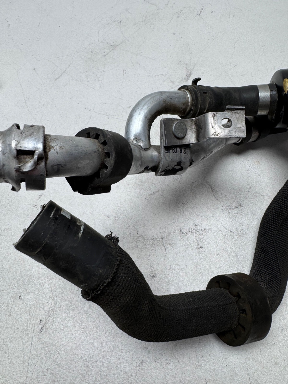 Audi R8 MK2 V10 5.2 Coolant Regulator Pump Thermostat with Hose 4B3121113 2023