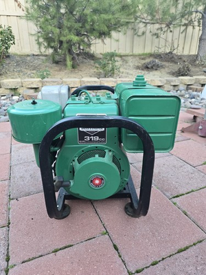 #ad Briggs amp; Stratton Model 319cc Quiet Power Generator Vtg Nice Cond Priced To Sell $325.00