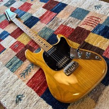 Guitarra Eléctrica Music Man Modelo SABRE II Cuerpo de Ceniza Natural Diapasón de Arce