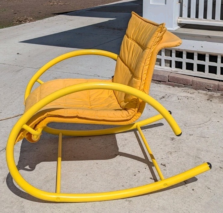 Vintage Post Modern Memphis Ellipse Rocker By Les Amisco Lemon