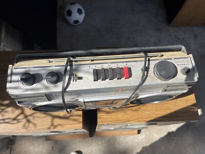 Vintage 1983 Sanyo Portable Boombox M9810KA 4Band Stereo Radio