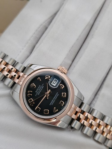Rolex Datejust Ladies 26mm, Rare Concentric Dial, 2015 Full Set, Ref: 179161 - Picture 14 of 17