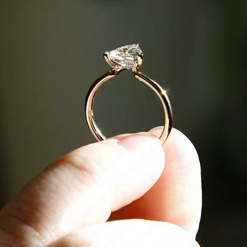 IGI 1.25Ct F VS1 Trillion Lab Grown Diamond Engagement Ring in 14K Yellow Gold - Image 4 of 4