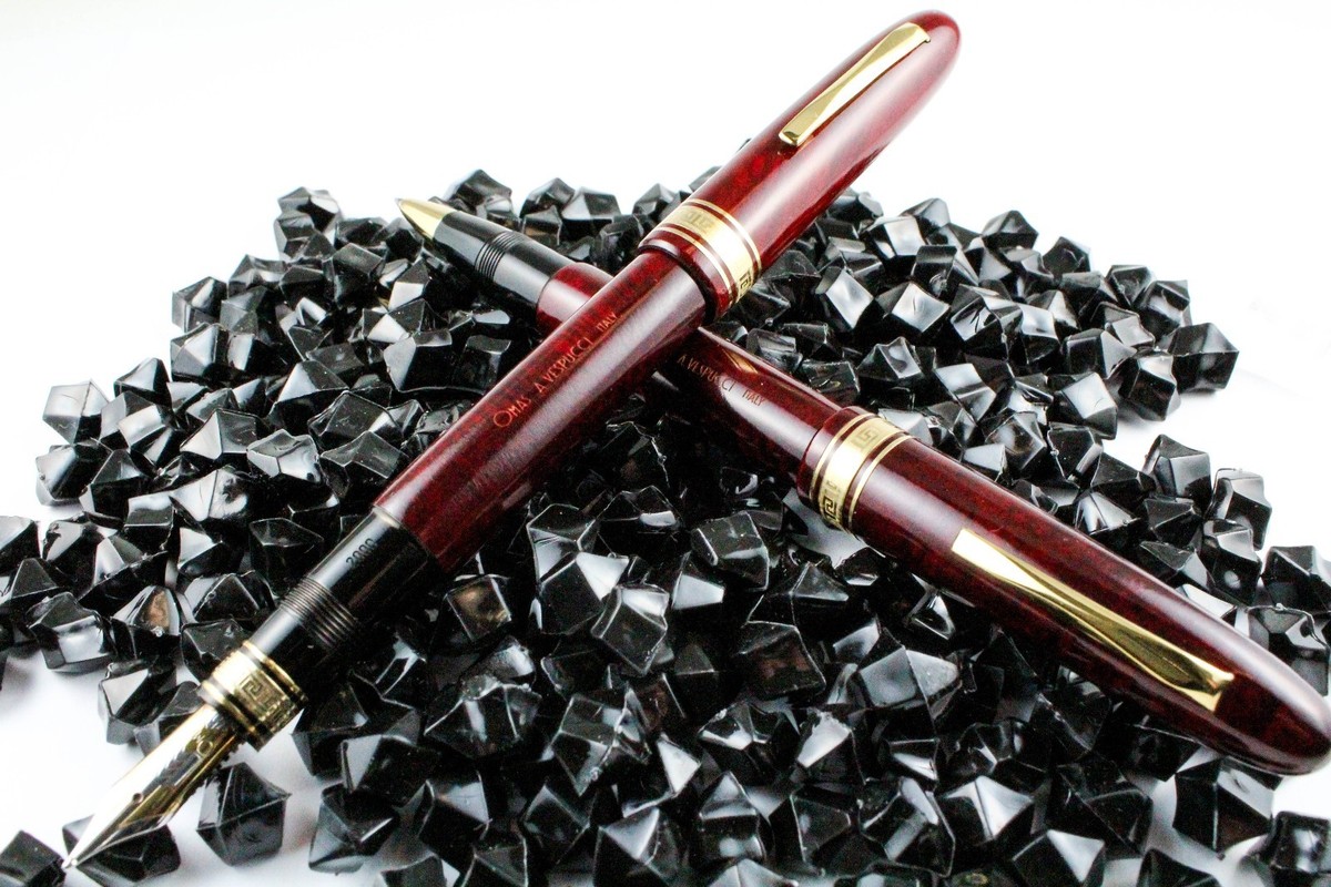 Omas Amerigo Vespucci Burgundy Limited Edition Fountain and