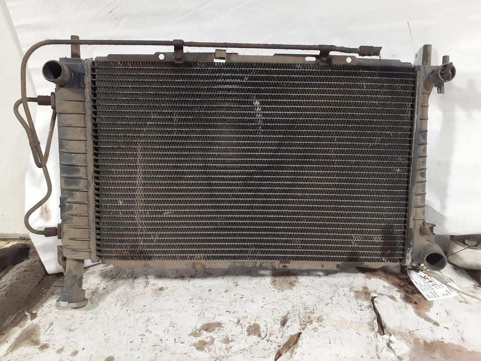 Used Radiator fits: 1988 Mercury Sable 6-183 3.0L from 1/87 2 row Grade A - Image 2 of 4