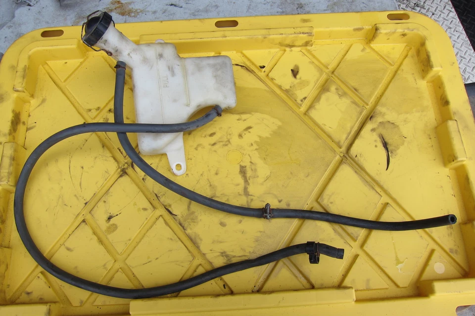 Honda CX650T 1983 turbo botella de desbordamiento Foto 3 de 4