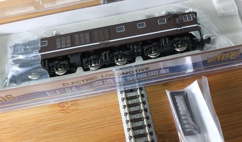 Micro Ace A9206 N Gauge JNR EF64 electric locomotive in brown - Picture 11 of 12
