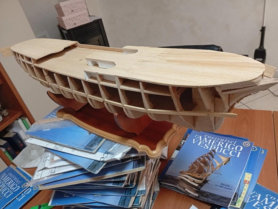 Vendo  Per Mancanza Di Tenpo veliero in legno  Americo Vespucci  - Immagine 2 di 4