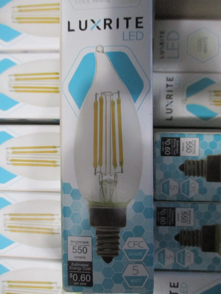 29 Luxrite 5W E12 LED Bulb 60W Equivalent CFC 550 Lumens Cool White LR21597 - Image 2 of 4