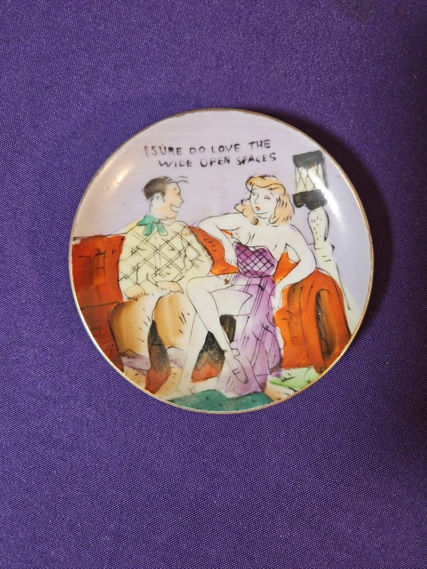 Vitg Made in Japan Risque Novelty Porcelain Butter Pat Plate Wide Open Spaces 4"