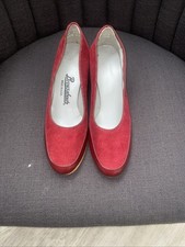 Vintage Made In USA Browsabouts Corduroy Red Round Toe wedge Size 8