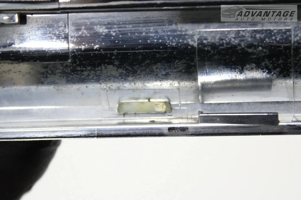 2016-2019 BMW 750I XDRIVE G12 TRUNK LID LICENSE PLATE LIGHT COVER MOLDING OEM - Image 4 of 4