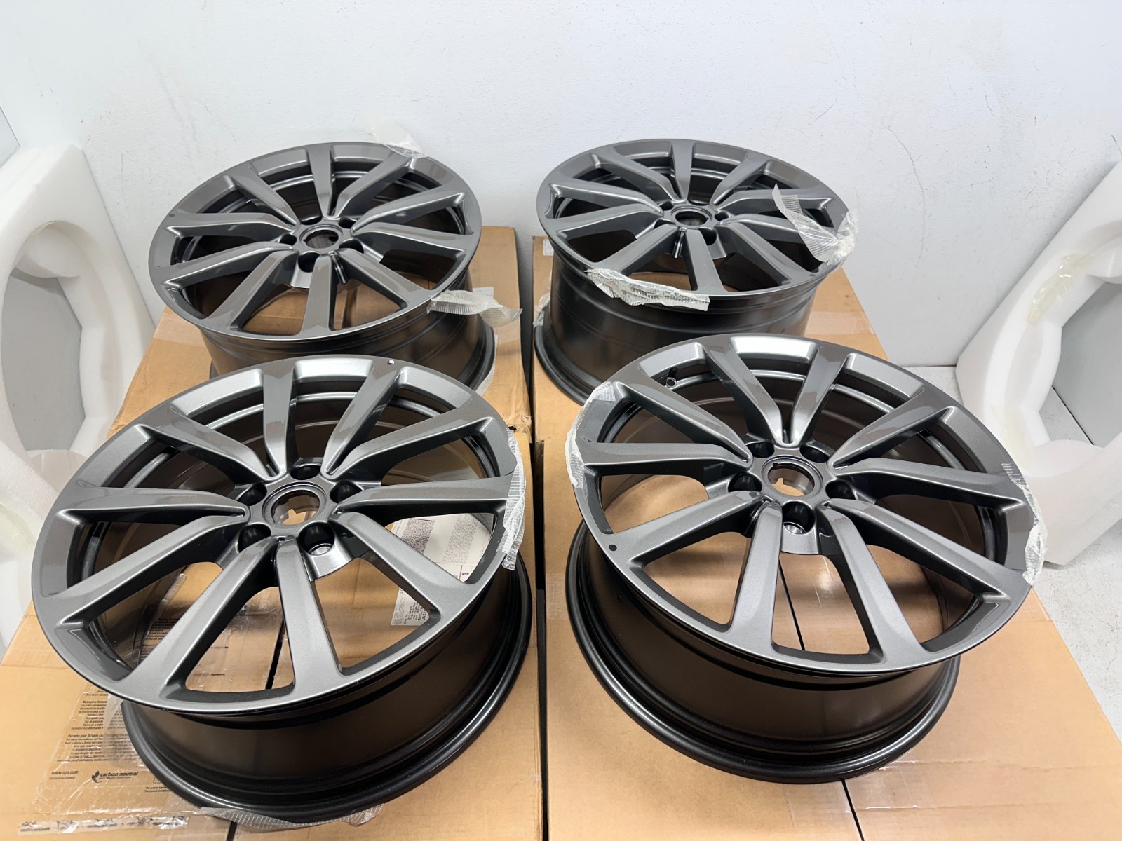 New 2004-2017 Aston Martin Graphite Wheel 19" DB9 V8 Vantage OEM EG33-36-10751
