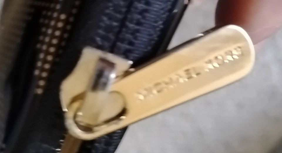 MK IPAD Case for Tablet Michael Kors Zipper 10" x 8" Lightly Used - Image 3 of 4