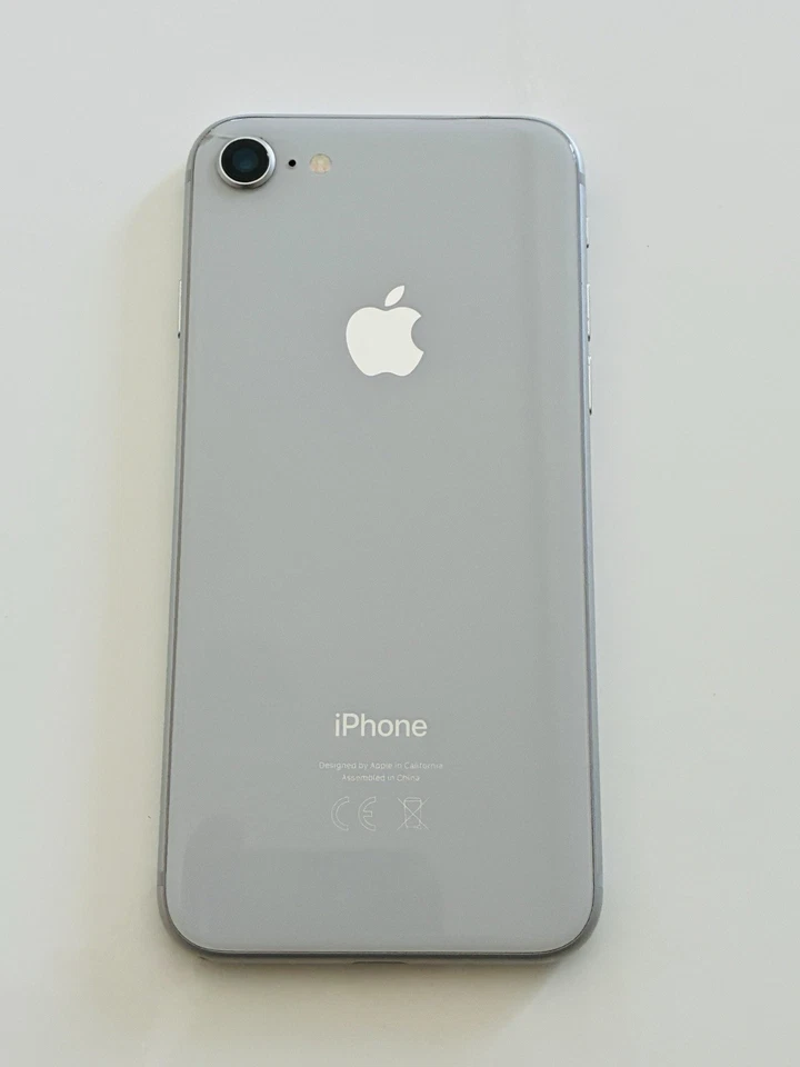 iPhone 8 64 GB Argento PERFETTAMENTE FUNZIONANTE - vedi descrizione - Immagine 3 di 4