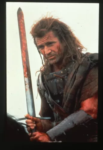 Mel Gibson Braveheart holding bloody sword Original 35mm Transparency Stamped