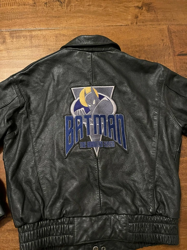 Abrigo Chaqueta De Cuero De Colección Batman La Serie Animada DC Comics - Jóvenes Niños L Foto 2 de 4
