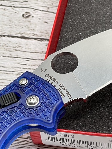 Spyderco C101PBL2 Manix 2 Blue Pin Pocketknife CTS BD1N - Picture 5 of 10