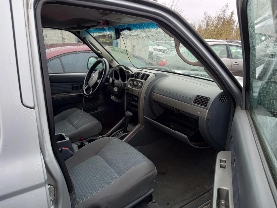 Guantera usada se adapta a: Nissan Xterra 2002 grado A Foto 3 de 4