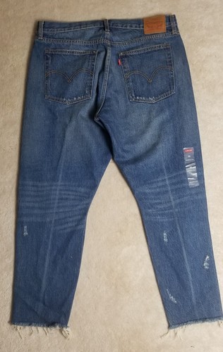 NEW Levi's Wedgie Fit Womens Jean's 32 Distressed Raw Hem Button Fly Med Wash - Picture 9 of 17
