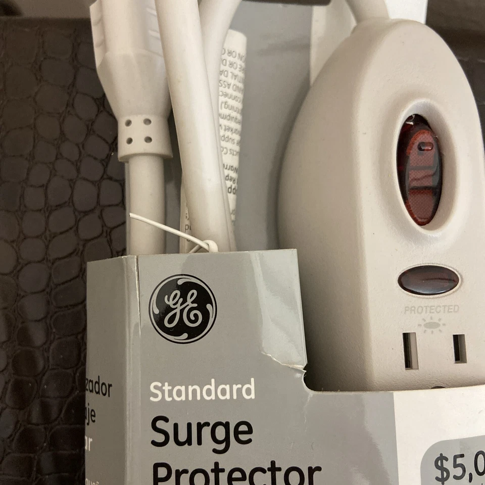 NEW GE SurgePro 6-Outlet Electronics Protector 540 Joules 3-FT SJT 14 AWG 3-wire - Image 2 of 4