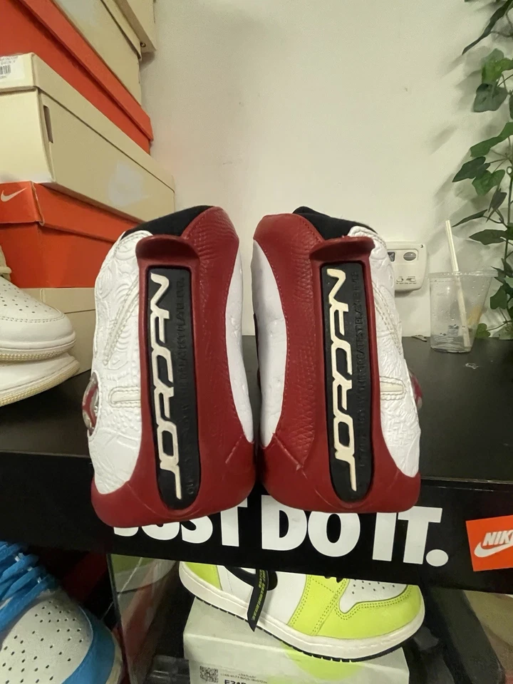 Talla 11.5 - RARO Jordan 12.5 Team White Varsity Red Black Bulls Jump Man 2007 Foto 3 de 4