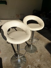 Barhocker 2er-Set, Höhenverstellbar, mit Fußstützen. Cremeweiß,  guter Zustand
