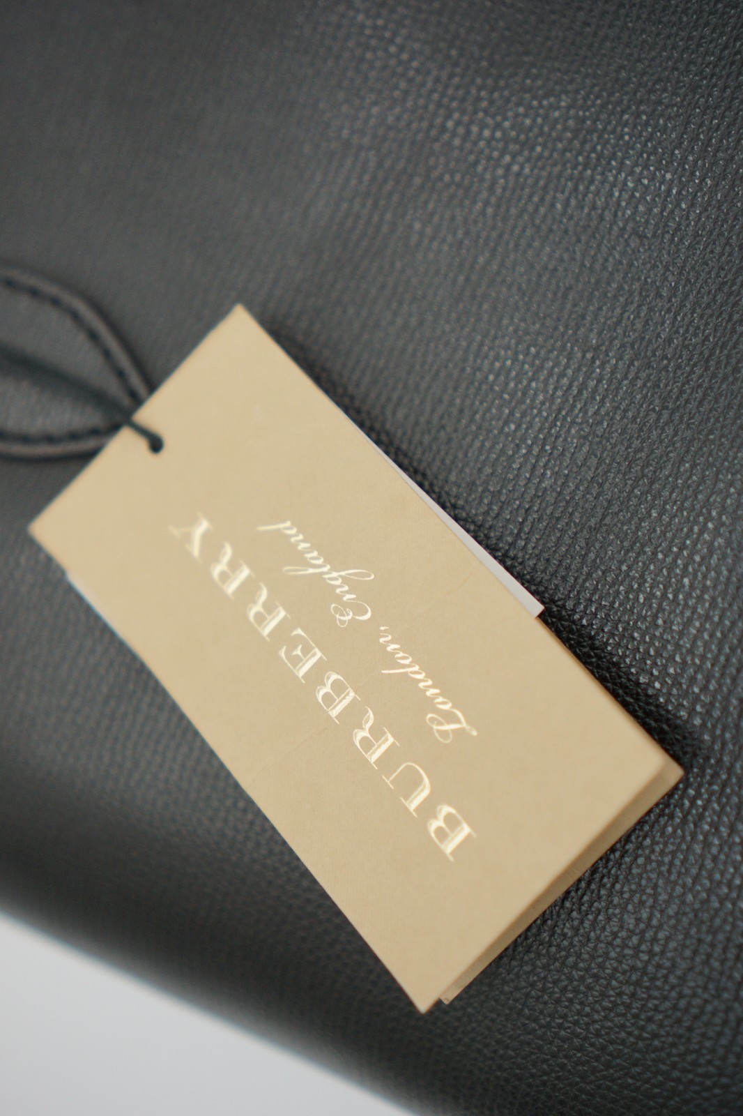 Burberry Elderberry Leather and Haymarket Check Coated Canvas Reversible Tote image 9