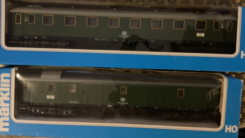 Märklin 4145 Personenwagen 1. Klasse in OVP & Märklin 4140 Gepäckwagen | Zustand: Neu