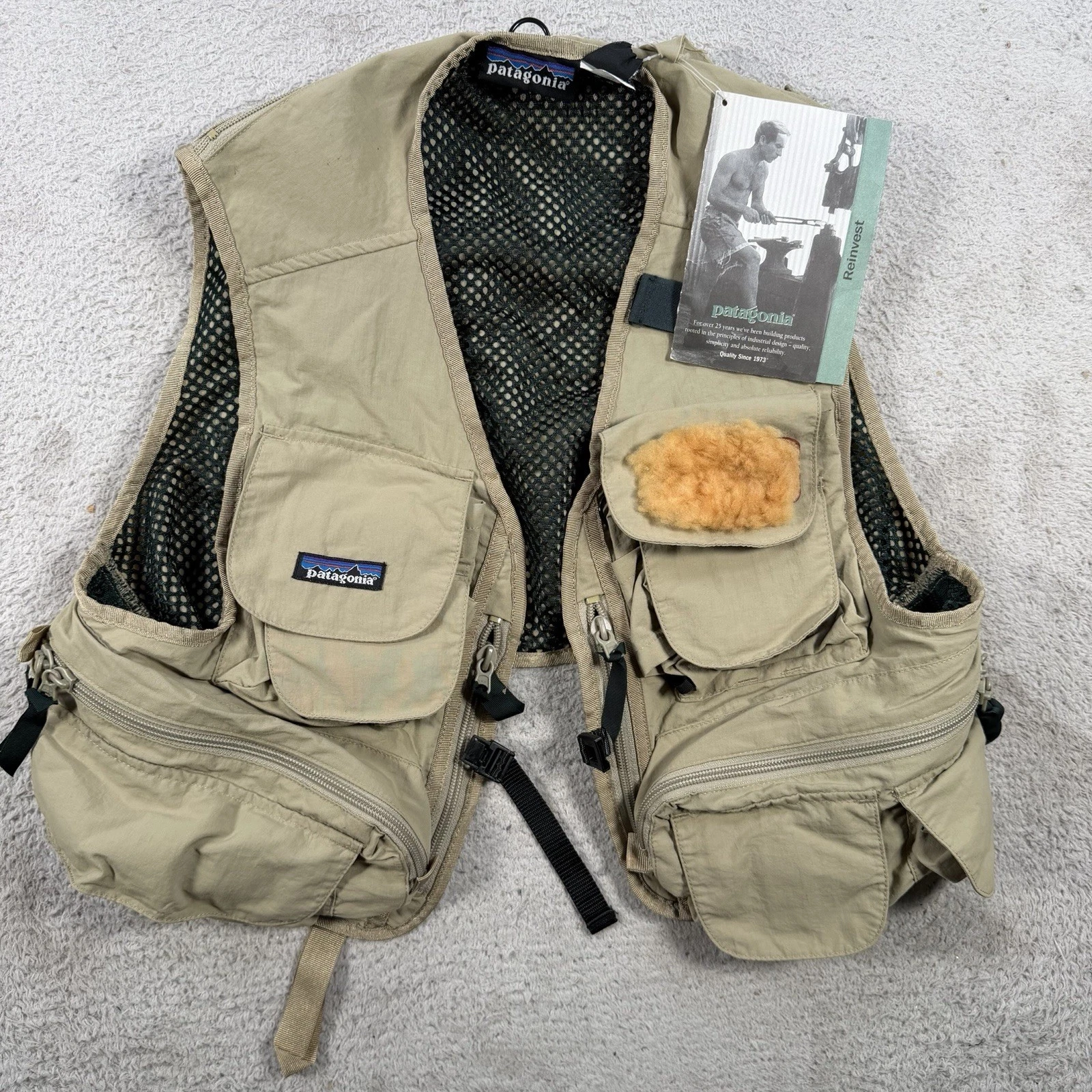 Vintage Patagonia Vest Mens Small Khaki Fly Fishing Reinvest Mesh Outdoor Wading
Opens in a new wind