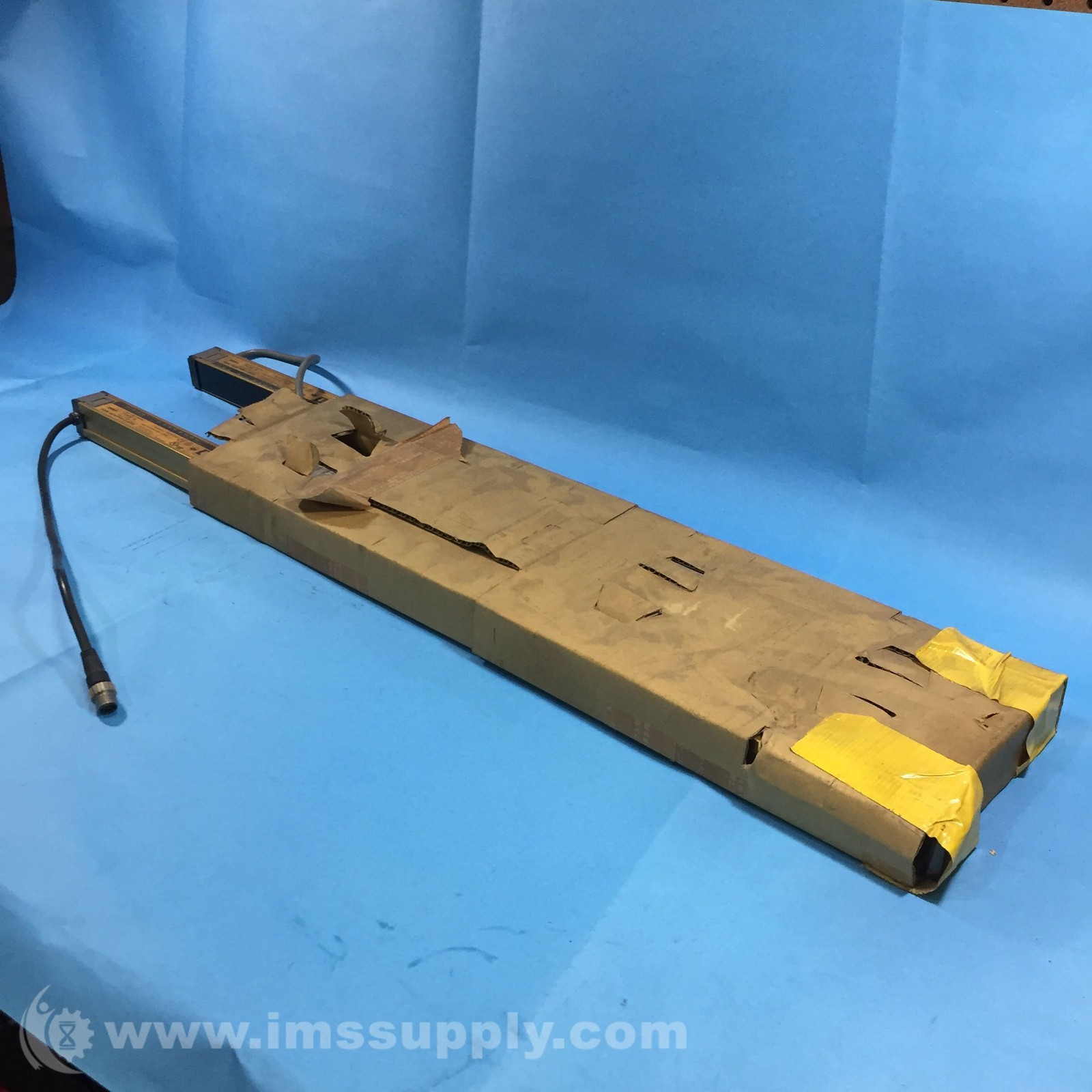 Omron F35N-A0787P25-L-02TS Safety Light Curtain Emitter 6983