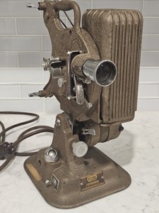 Vintage Keystone Model A-81 16mm Movie Film Projector - Powers Up / Parts Repair