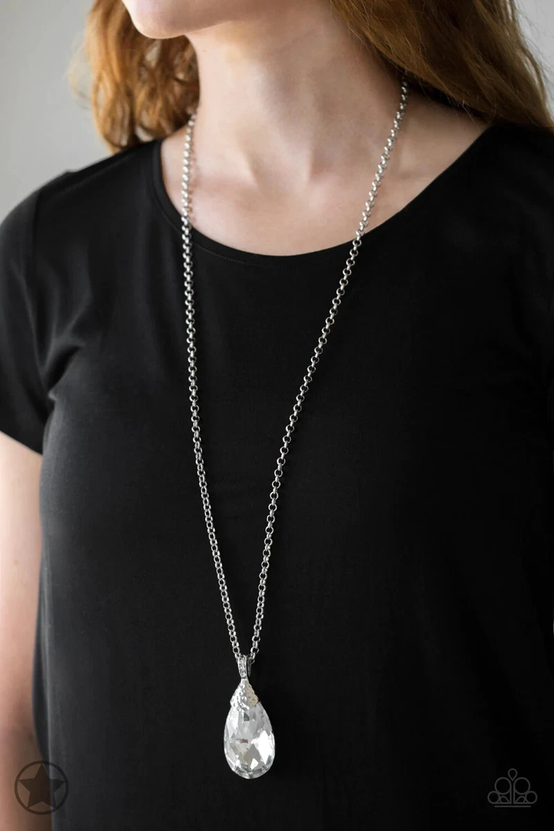 Paparazzi rhinestone 2024 necklace