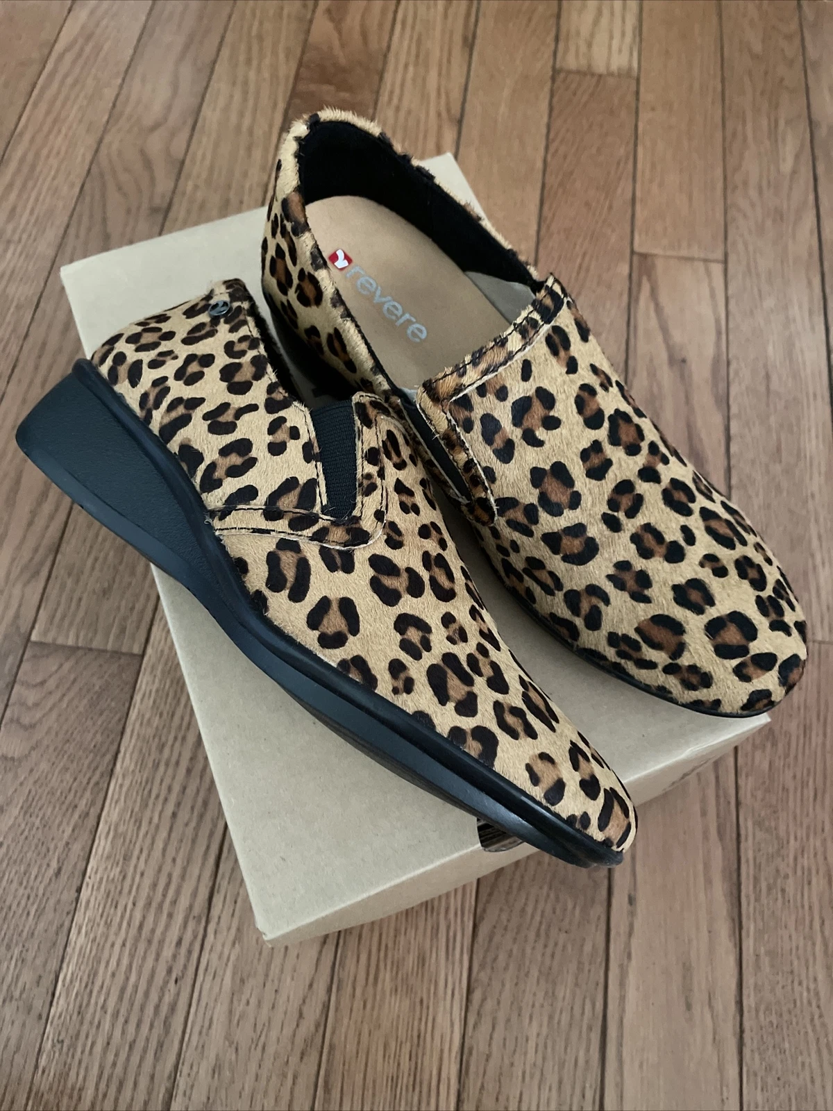 Mocassini Revere Jordan Comfort da donna taglia 6US 37EU in pelle leopardata slip on $150