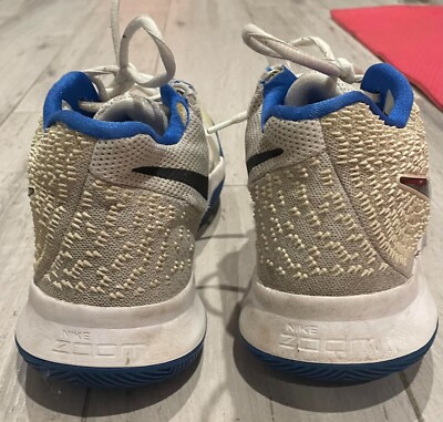 Nike Kyrie 3 Duke PE Blue Devils 2017 Size 10 852395-102  display picture 3