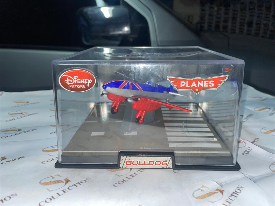 Disney Pixar Aviones Cars 2 Bulldog Diecast Disney Store Exclusivo NUEVO Foto 2 de 4