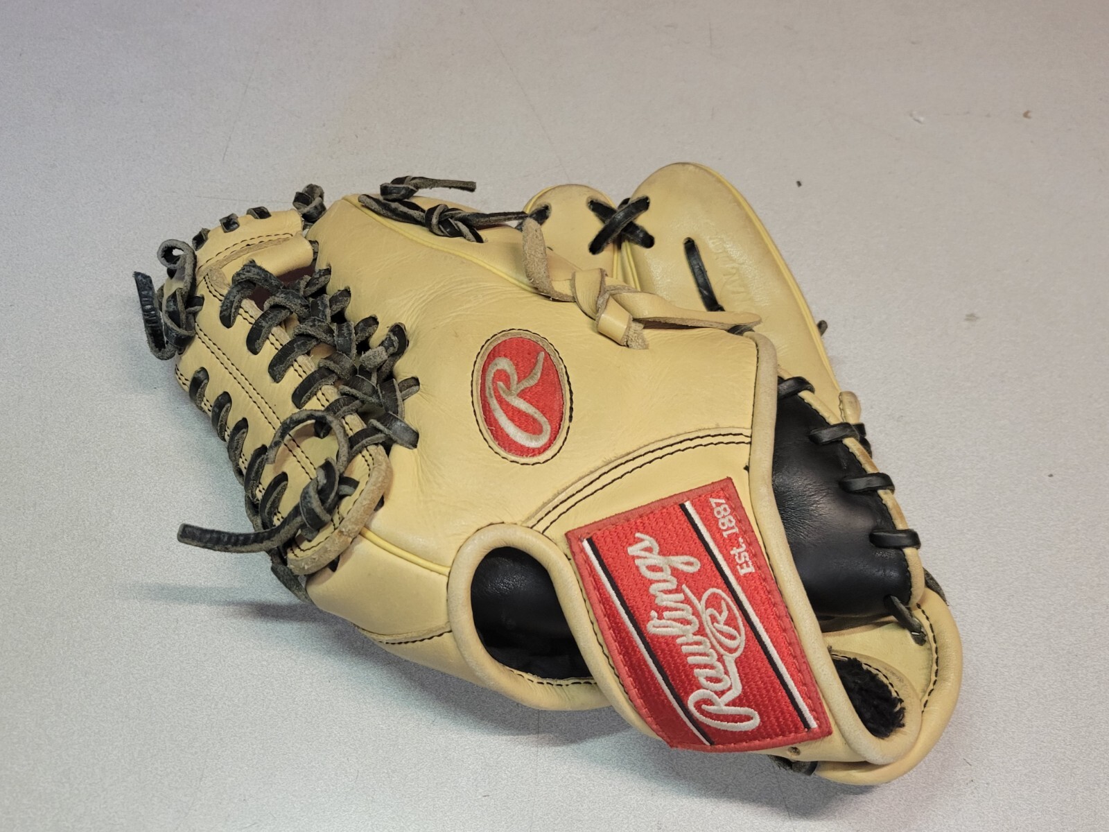 Rawlings GGE175MTC 11.75Inch GG Elite Baseball Glove Right Hand Throw