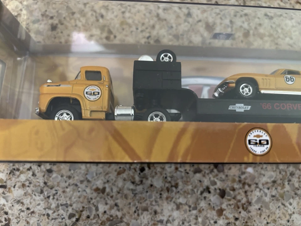 M2 Machines Auto Haulers 1958 Chevrolet S15 & 1966 ChevroletCorvett 327 1:64 - Image 2 of 4