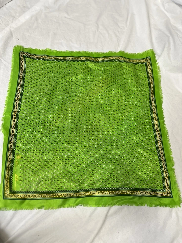 VINTAGE ANNE KLEIN SILK GREEN/ YELLOW SCARF 21x21 - Image 2 of 4