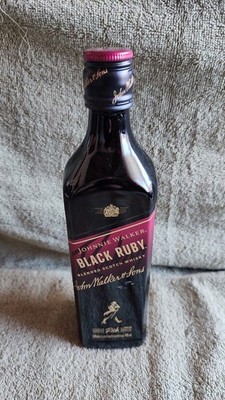 Johnnie Walker Black Ruby , á 0,5 L (40% Vol.; 48,00 /l)