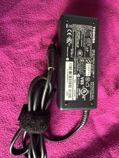 Oryginalny zasilacz Toshiba PA3377E