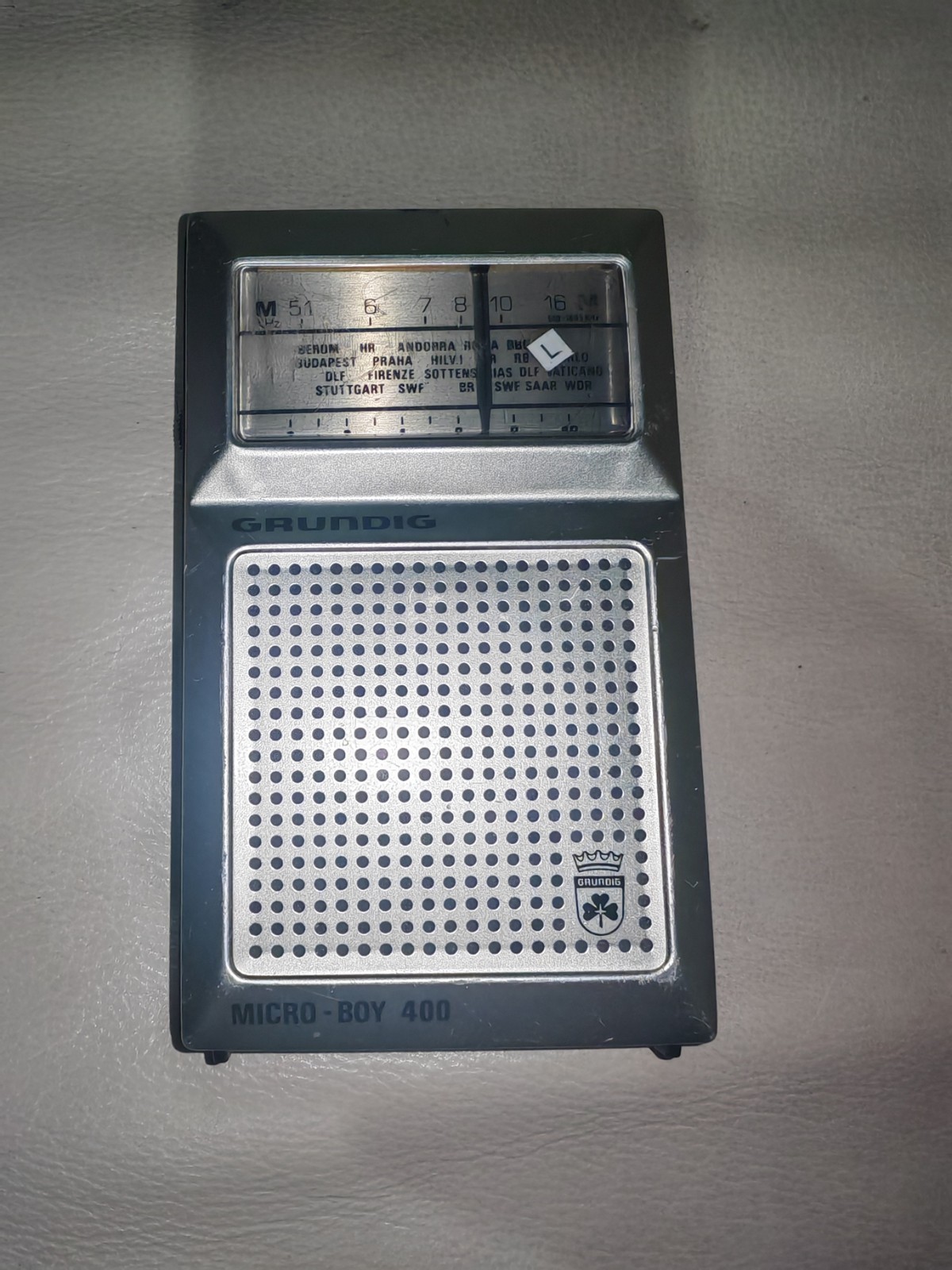 Vintage Grundig Micro-Boy 400 Transistor radio(14)
