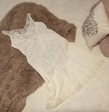 Vintage 1970’s NEW JEUNIQUE Sleeveless Nightgown or Slip Intimate Fashions SZ:34